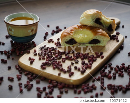 甘藷和紅豆和甜酸奶油 甘藷和紅豆和甜酸奶油 50371412