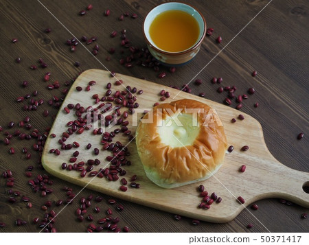 甘藷和紅豆和甜酸奶油 甘藷和紅豆和甜酸奶油 50371417