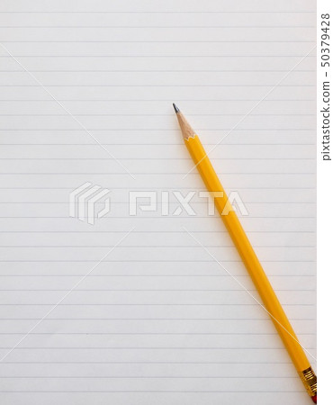 白色筆記本和鉛筆 白色筆記本和鉛筆 50379428