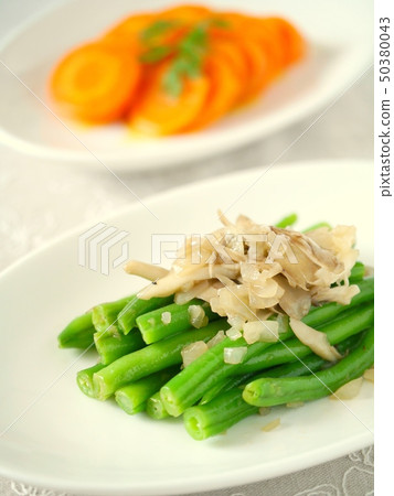 Orange-flavored braised gasse and carrots 50380043