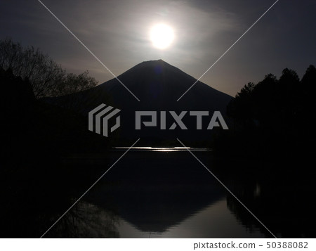 "Early Mt. Fuji" Lake Tanuki "Early Mt. Fuji" Lake Tanuki 50388082