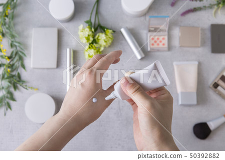 皮膚護理和防曬霜 皮膚護理和防曬霜 50392882
