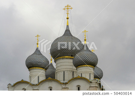 Russian orthodox church with onion domes. Rostov Kremlin 50403014