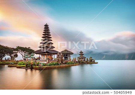 Ulun Danu Beratan Temple. Ulun Danu Beratan Temple. 50405949