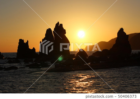 breaking Dawn  50406373