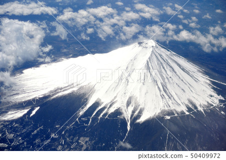 從飛機上看到的富士山 從飛機上看到的富士山 50409972