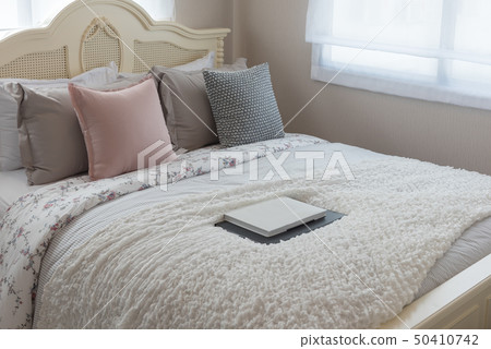 classic bedroom style 50410742