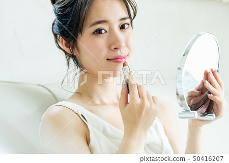 Woman makeup makeup lip lipstick 50416207