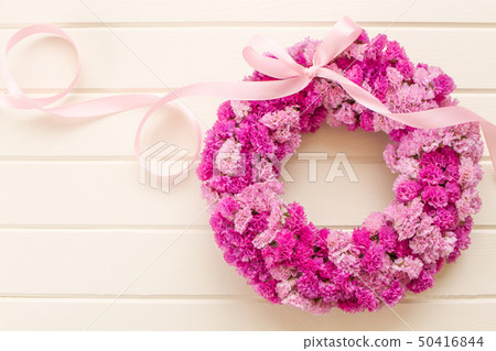 Pink flower wreath Pink flower wreath 50416844