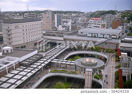 日本的川崎市容我們看Mizonokuchi站和Musashi Mizonokuchi站（左側屏幕）等。 50424359