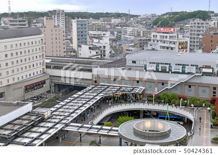 日本的川崎市容看Mizonokuchi站和Musashi Mizonokuchi站（屏幕左側）等（在屏幕上訓練） 50424361