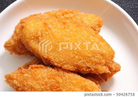 白魚飛。 白魚飛。 50426758