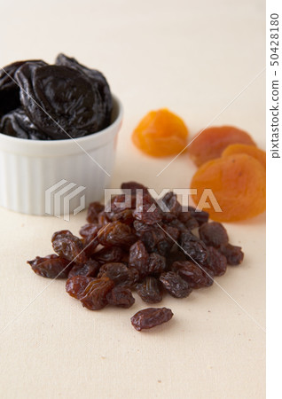 Dried fruit Dried fruit 50428180