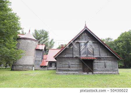 Kitadaiuchi札幌農業學校2號農場養牛場(明治時期與畜牧業有關的建築物,由Clark博士提出) Kitadaiuchi札幌農業學校2號農場養牛場(明治時期與畜牧業有關的建築物,由Clark博士提出) 50430022