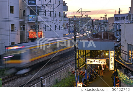 日本的川崎都市風景我們看溝渠的複古購物街 50432743
