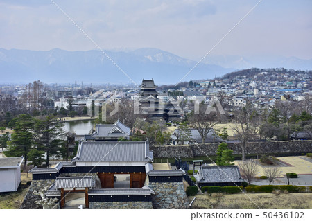 國寶松本城和北阿爾卑斯山(從市政廳觀察廳) 國寶松本城和北阿爾卑斯山(從市政廳觀察廳) 50436102