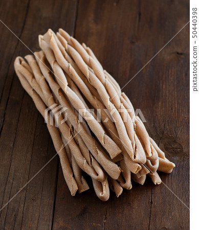 Whole wheat pasta sagne torte 50440398