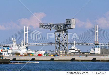 [Public Works Heritage] Yokohama Port / New Port Pier Hammerhead Crane and Yokohama Bay Bridge 50452324