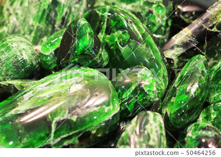 green chrome-diopside mineral green chrome-diopside mineral 50464256