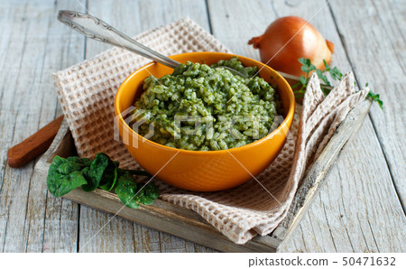 Risotto with spinach cream 50471632