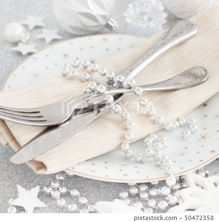 Silver Christmas Table Setting 50472358