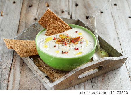 Creamy cauliflower soup 50473800