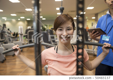 Gym image Lat pulldown 50483137