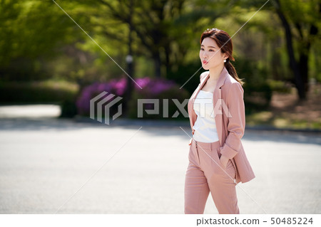 女商人，業務，充電，放鬆，走 50485224