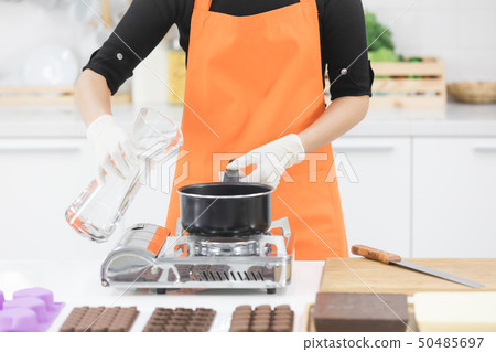 Chef making chocolate 50485697