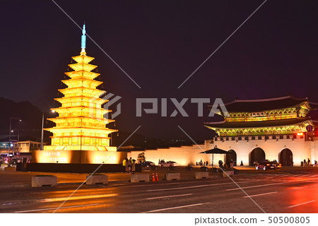 首爾Gwanghwamun美好的夜風景 50500805