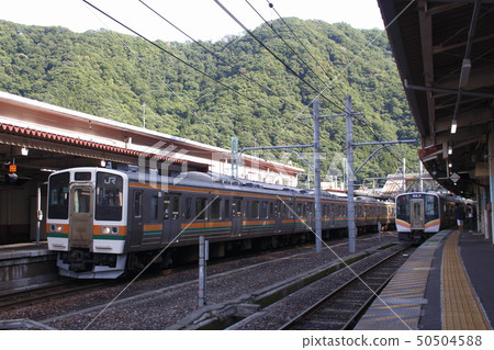Minakami Station and Joetsu Line 211 and E129 50504588