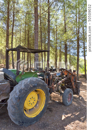Abandoned old tractor Abandoned old tractor 50509032