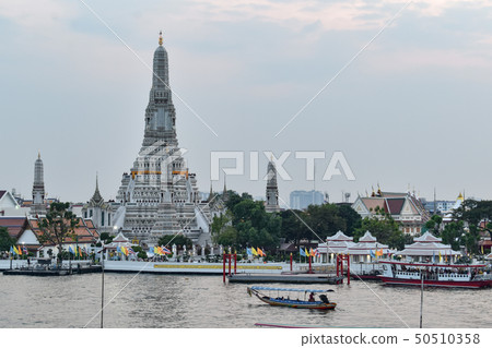 黎明寺晚上 50510358