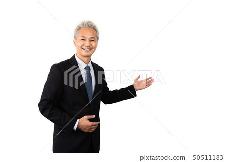 男性商人微笑時興的衣服歡迎 男性商人微笑時興的衣服歡迎 50511183