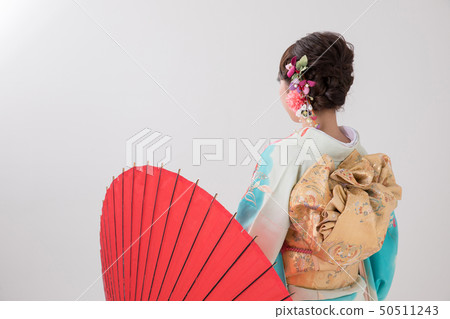 長袖和服的女人 50511243