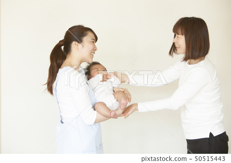 Leave the child in the nursery 50515443