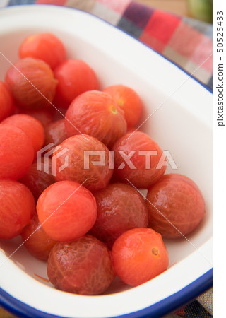 Marinated cherry tomatoes Marinated cherry tomatoes 50525433