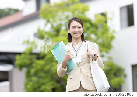 有文件的女商人 50525996