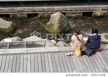 進入Tamasuka Onsen Footbath的女人 50527148