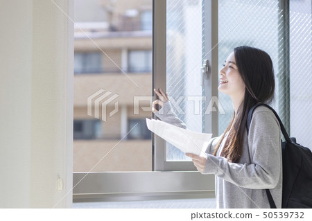 Woman new life room search Woman new life room search 50539732