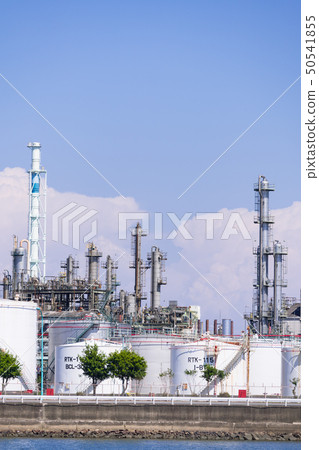 Yokkaichi factory scenery Distillation tower and tank KH Neochem Yokkaichi factory 50541855