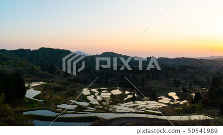 露台的米驚人的看法在Hoshisu，十日町市，新潟，日本調遣 50541989