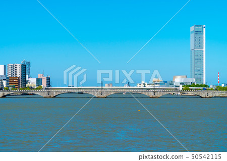 Mandai Bridge and Shinano River viewed from the Mandai Bridge in Niigata City, Niigata Prefecture 50542115