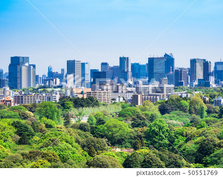 新鮮的綠色和都市風景東京（在港區和千代田區附近） 50551769