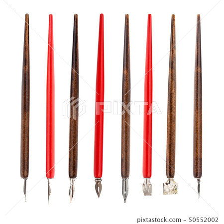 red and brown penholders with various nibs 50552002