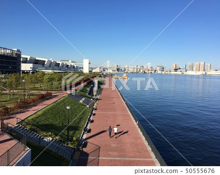 早上在東京灣慢跑 早上在東京灣慢跑 50555676