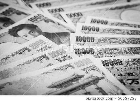各種各樣的4種鈔票 50557255