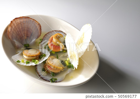 Steamed rice cracker scallops Steamed rice cracker scallops 50569177