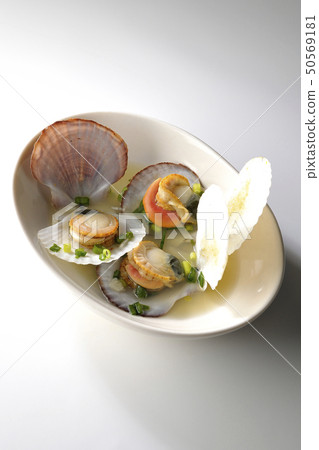Steamed rice cracker scallops Steamed rice cracker scallops 50569181