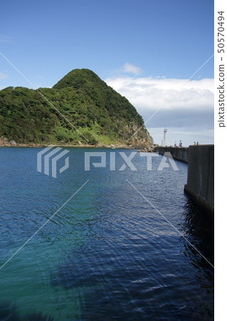 Takeokan海灘，豐岡市，兵庫縣。9月初，當有透明度和許多遊客參觀 50570494